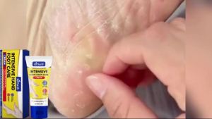 Ximonth Nourishing care hand and foot cream Soften the cuticle deeply moisturize and nourish the skin and alleviate dryness on the hands and feet