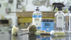 Mollys Suds Wool Dryer Balls    XL Premium Organic Fabric Softener Hypoallergenic Hand-Felted Reusable Reduce Drying Time    Black Set of 6