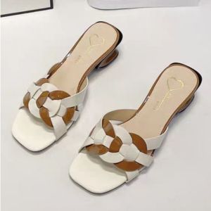 Block-heeled Slippers for Women To Wear New Womens Shoes That Dont Get Tired of Their Feet Fashionable Contrasting Woven Slippers