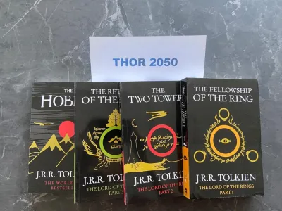 The Hobbit and The Lord of the Ring 4 Books More Selections : Harry Potter Timmy Failure 【Dork Diaries】SHERLOCK HOLMES A Classic Case Legends of King Arthur The Lord of the Ring