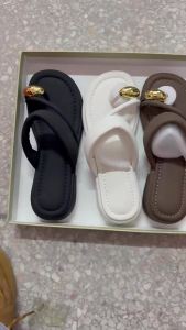 [Free Shipping] Clearance Low-Heel Flip-Flops With Toe Loops Suitable For Skirts Thick-Soled Beach Casual Sandals For Women