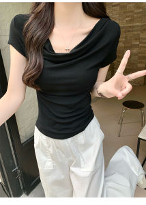 Korean Dress🎉เสื้อยืดสวยๆผู้หญิง🤍เสื้อยืดแฟชั่นผู้หญิง เสื้อยืดเซ็กซี่ เสื้อยืดแขนสั้นไหล่เดียวสีพื้นเรียบง่าย สไตล์เกาหลีหวานๆ
