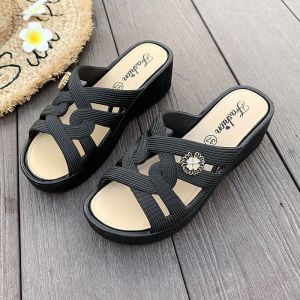 Dép lê nữ đúc liền khối cho bà cho mẹ dép lê tuổi trung niên bền đẹp chống nước chống trơn trượt.