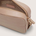 COCCINELLE กระเป๋าสะพายผู้หญิง รุ่น TEBE สี WARM TAUPE. 