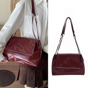 GBSDN Thiết kế mới Túi đeo chéo Boston Cổ điển Sức chứa lớn Túi đeo vai bằng da Thời trang Dây chuyền Túi tote nữ Nữ