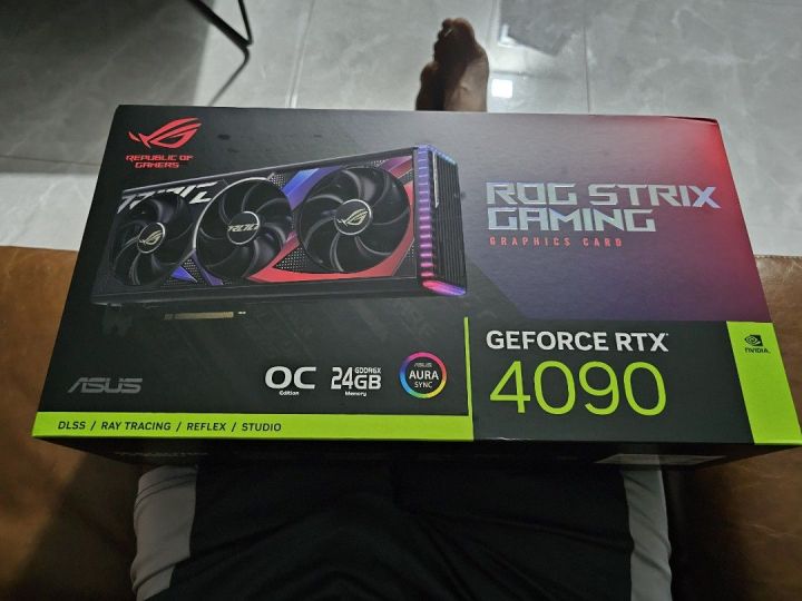 ASUS ROG Strix GeForce RTX® 4090 OC Edition Gaming Graphics Card (PCIe ...