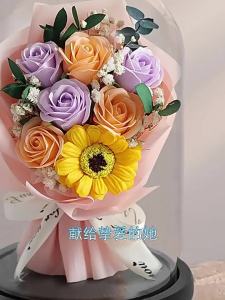 Cross-border bestseller: Dried babys breath flowers in a glass dome rose decoration Valentines Day gift for girlfriend birthday present
