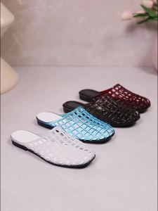 Flat-Soled Slippers With Hollowed-Out Breathable Holes Summer Outdoor Closed-Toe Mesh Shoes Casual Versatile Jelly Shoes Slip-On WomenS Shoes