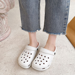 [Free Shipping] Womens perforated sandals for operating room beach high-heeled thick-soled office closed-toe nurse new summer style outdoor wear
