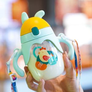 Bình Nước Cho Bé Hình Pikachu Có Van Chống Sặc Tay Cầm Dây Đeo Cao Cấp 250ml