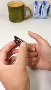 Stainless Steel Vegetable Picking Iron Nail Finger Protector Tool Finger Guard Finger Sleeve Garlic Peeler Edamame Thumb [ Free Shipping ]