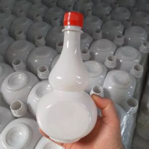 Chai thủy tinh đựng rượu  vát vuông họa tiết nổi dung tích 750ml cao cấp