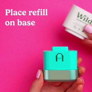 Bộ sản phẩm khử mùi có thể nạp lại Wild với hộp đựng màu đen và lõi khử mùi hương mật ong & hoa xương rồng 1.4oz - Không chứa nhôm - Bảo vệ lâu dài - Dành cho người ăn chay