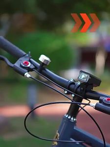 High Brightness Sensor Bicycle Front Light with Type-C Charging and Digital Display 300 Lumens 20H Battery Life Smart Sensor IP6 Waterproof 5 Levels of Light Fast Installation