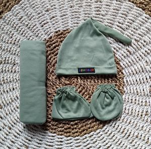 Set hemat 4 in 1 bedong polos bayi + topi kupluk + sarung tangan dan sarung kaki bayi baru lahir