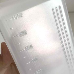 ของ 800/1000 ซีซี ขวดบีบพลาสติก พลาสติกขาวขุ่นหนานู้ รูปลักษณ์ บีบง่าย ทนทาน รูบีบใหญ่ มีจุกปิด มีแถบกันลื่น และปริมาตรชัดเจน ใช้ใส่อาหาร หลังจากน้ำหวาน นมข้น