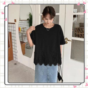 QKKshop คิ้วท์ม๊ากกกก เสื้อยืดคอกลมชายแต่งลูกไม้ ดีไซน์ทรงหลวม สีพื้นเรียบง่าย ใส่ได้ทุกลุคทุกสไตล์