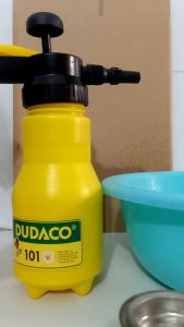 Bình xịt tưới cây Dudaco 1 Lít chuyên dụng phun sương