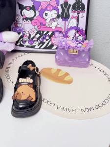 Non-Slip Design: Girls' Leather Shoes for Spring 2025