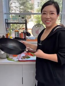 Household Non Stick Honeycomb Iron Frying Pan Kuali Uncoated Ultra Light Wok Multi Function Deep Pan For Stir Fry Stew 24/28/30/32/34cm