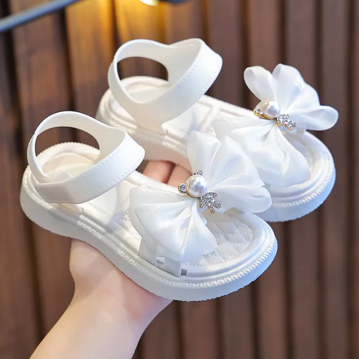 Ribbon sandals for store babies