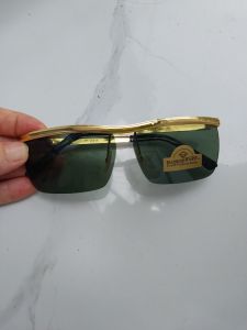 Kính thời trang AO mạ vàng 18K