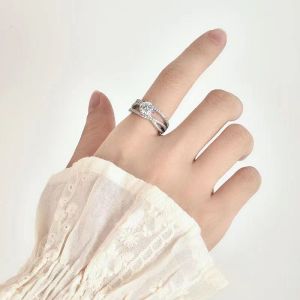Cincin Wanita Perak S925 Gaya Mewah Ringan Barat Motif Silang Berlubang Tiga Hidup Tiga Dunia Moissanite 1 Karat Buka Telinga Dapat Diatur - Lazada Favorit