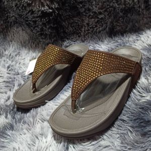 รองเท้า fitflop ผู้หญิง  Size 36-40 กรุณาถามไซส์ ก่อนกดสั่งซื้อ  อ่านก่อน งานปั้มบางล็อตปั้ม tittlop บางล็อต fitflop นะคะตัดรอบส่งแล้วไม่สามารถยกเลิ