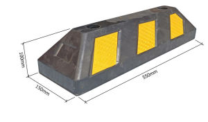CHẶN BÁNH XE BẰNG CAO SU MÀU VÀNG ĐEN PHẢN QUANG kích thước 550mm x 150mm x 110mm