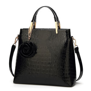 IELGY One-shoulder Fashionable Hand-held Black Women's Bag: Patent Leather Crocodile Pattern Diagonal Design
