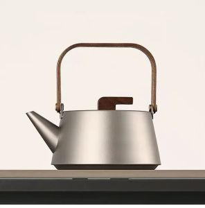 Pure Titanium Tea Kettle 99.9% Titanium Metal Teapot with Wooden Handle Camping Boiling Water Kettle Healthy Tea Infuser 1L