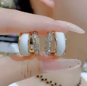 Bông tai nữ thời trang đính đá zircon đen viền nhỏ thanh lịch 2024 Bông tai bạc nguyên chất kim bạc mẫu mới năm nay phong cách thời thượng độc đáo sang trọng nhẹ nhàng dễ phối đồ.