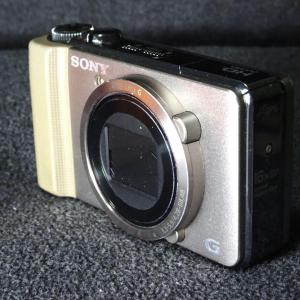 Máy ảnh Sony CyberShot HX9V có tiếng Việt