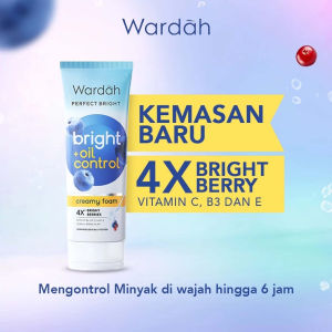 WARDAH Perfect Bright Creamy Foam | Smooth Glow | Oil Control with 4X Bright Berries Oil Control Brightening Facial Wash Cleanser Cleansing Face