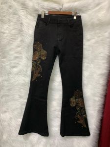 Quần ống Bass nữ thiết kế hoa đính hạt