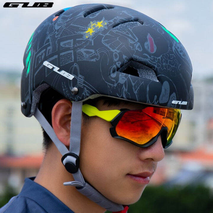 Round best sale motorcycle helmet