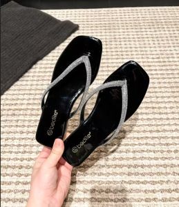 Fashionable and versatile diamond crystal womens slippers