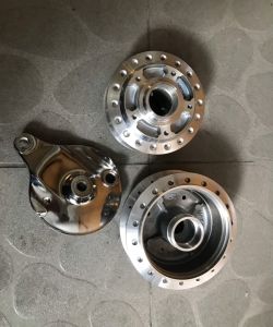 ĐÙM ĐĨA 5 LỖ LÕM TRƯỚC SAU DREAM THÁI MẠ CROM LÊN CHO DÒNG XE HONDA WAVE ZXFUTURE IFUTURE NEOWAVE S RS 100...KHÔNG CHẾ CHÁO