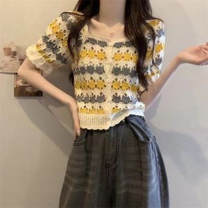 𝙁.𝙔 𝙨𝙩𝙪𝙙𝙞𝙤𝙨 🌸พร้อมส่งจากไทย🌸NO.250 เสื้อถัก แขนสั้น คอวี ลายดอกไม้ สำหรับผู้หญิง เสื้อแฟชั่นผญ2023