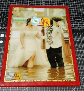 PHOTO WOOD LAMINATION RED MAHOGANY GOLD EDGING.