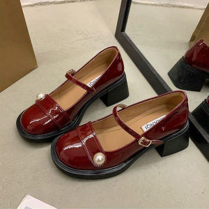 🔥Margotu🔥รองเท้าหนังส้นสูงสีแดง รองเท้า Mary Jane มุกผู้หญิงใหม่ พื้นรองเท้าหนา ส้นสูง 6 ซม. จัดส่งเร็วสุด ๆ