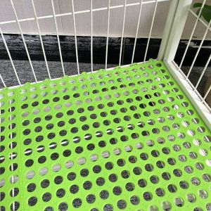 แผ่นจิ๊กซอว์ปูกรง รองกรงสัตว์เลี้ยง สามารถกันลื่นได้ พรมดักทรายแมว แผ่นรองกรงสัตว์เลี้ยง 30x30cm DIY