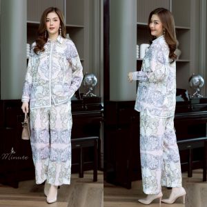 ชุดเซ็ทเสื้อ+กางเกงลินินแท้เกรดพรีเมี่ยม ชุดมาพร้อมลวดลายสวย ลายพิมพ์คมชัด โดดเด่นด้วยกระดุมมุก แขนสามารถพับเบิ้ลได้ กางเกงมีกระเป๋า ชุดนี้สวยเก๋ มีคลาสมากค่ะ