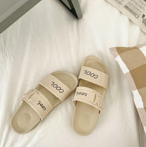 Tsion 💥รองเท้าแตะแฟชั่นแบบสวมมินิมอล แบบสายคาดสาย 2 เส้น 🍄 สกรีฟอนต์ภาษาอักฤษด้านบน สีพื้นสีโทนสว่างสดใส 🌞🌼