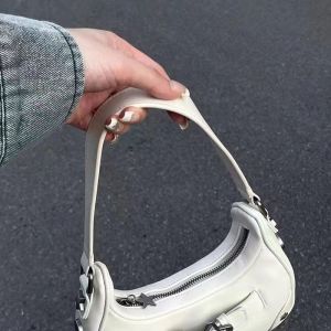 EchoBliss  กระเป๋าสะพายไหล่ผู้หญิงสไตล์เกาหลี insy2k ดาวลำลองเรียบง่ายซิป PU กระเป๋าถือ