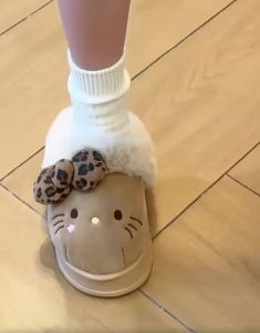 Sanrio Hello Winter Fleece Lined EVA Thick Mule Slippers Snowy Day Anti-Slip Warm Fleece Outdoor Slippers Women Snow Boots2026