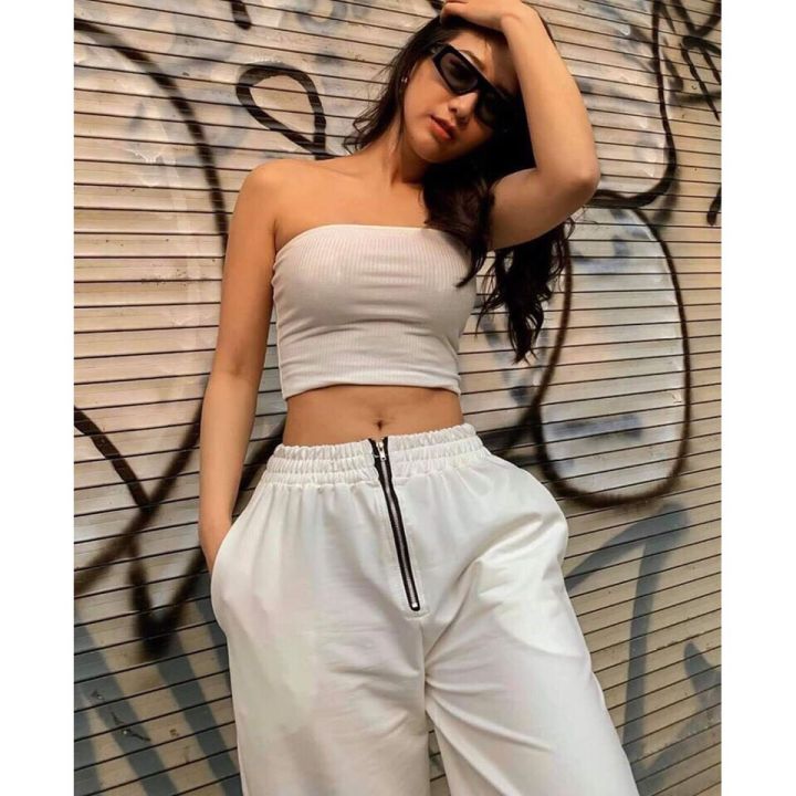 %C3%81o%20bra%20n%E1%BB%AF%20kh%C3%B4ng%20d%C3%A2y%20qu%E1%BA%A5n%20ngang%20%C3%B4m%20body%20freesize%20m%C3%A0u%20%C4%91en,%20tr%E1%BA%AFng%201sizeshop%20-%20Image%206