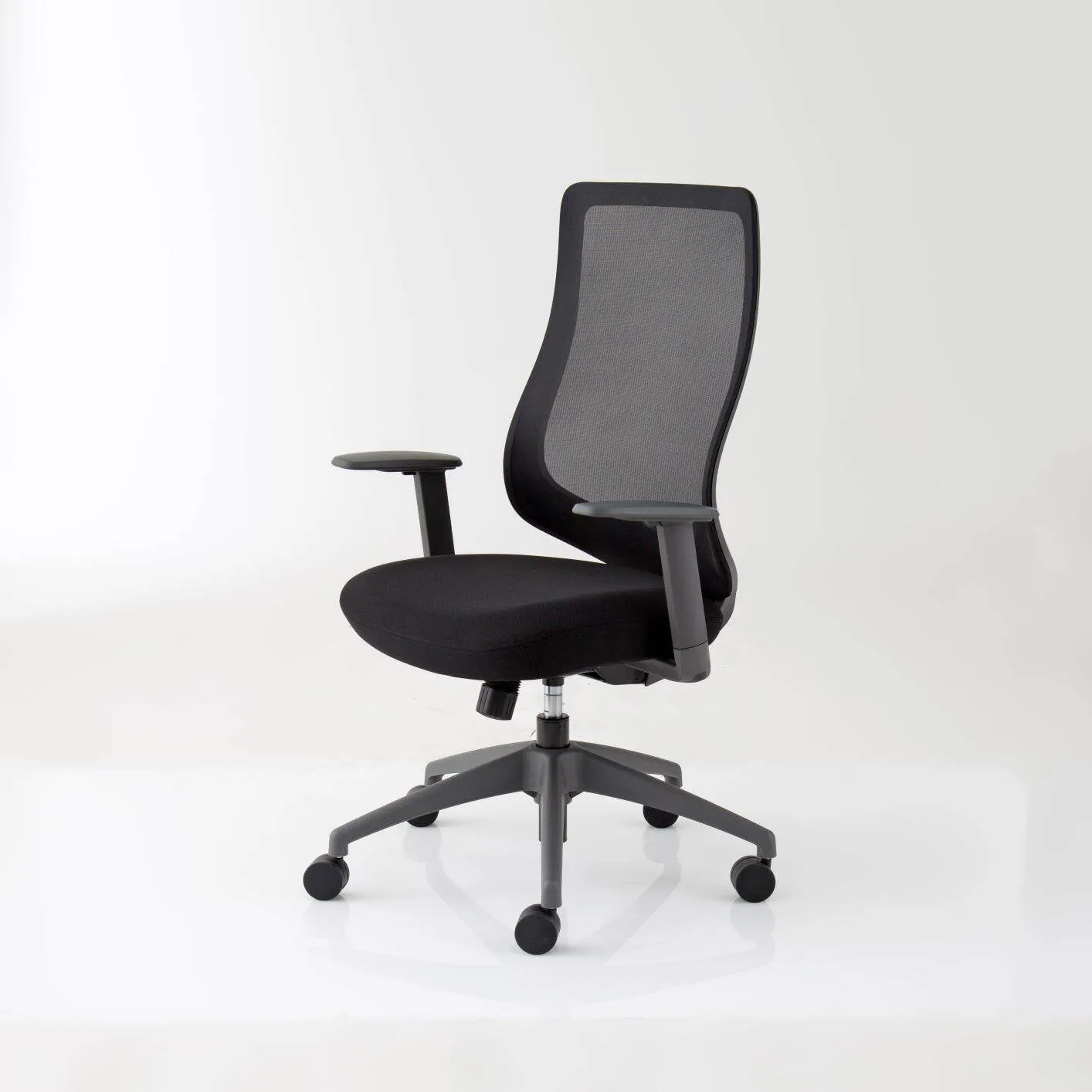 Modernform เก้าอี้สำนักงาน รุ่น Series16 Value เก้าอี้สีดำ พนักพิงกลาง เฟรมเทา ไม่มีLUMBAR เบาะหุ้มผ้าสีดำ ตาข่ายสีดำ ระบายอากาศดีเยี่ยม 