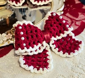 Crochet keychain red and white bow pearls handmade for girls and lady bag purse gift/wedding/graduation/birthday