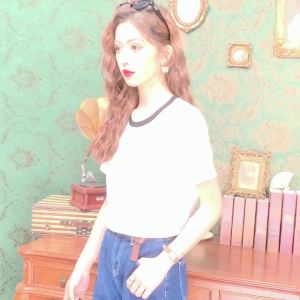 Ammin 2024 Áo thun cotton ngắn tay thêu hoa ngọt ngào thời trang cổ tròn hài hòa màu sắc Xuân/hè áo Áo Blouse thanh lịch thiết kế có khóa đĩa cổ điển phong cách hàn quốc nữ